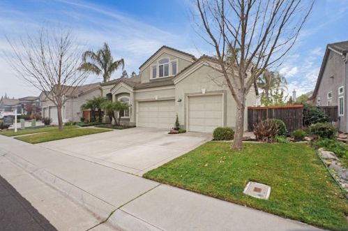 8987 Beckington Dr, Elk Grove, CA 95624-3292