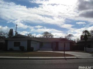 2690 Zinfandel Ln, Turlock CA  95380-4452 exterior