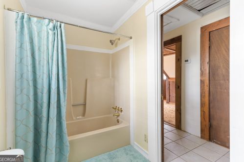 90 Cumberland Dr, Rex GA 30273-1800 exterior