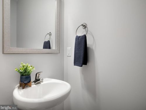 258 Speaks Ln, Harpers Ferry WV  25425 exterior