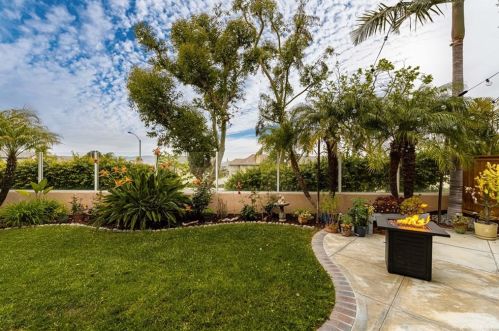 8815 Heatherwood Rd, Anaheim CA  92808-1695 exterior