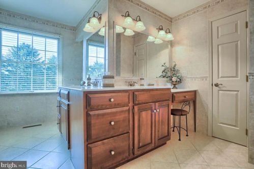 54 Strayer Dr, Carlisle PA 17013-4404 exterior