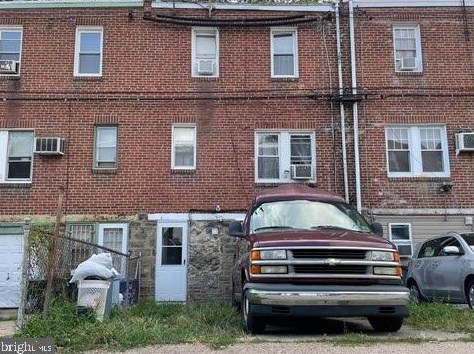 6737 Lynford St, Philadelphia PA 19149-2127 exterior