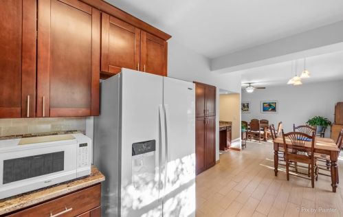 1168 Chalet Dr, Carol Stream IL  60188-3972 exterior