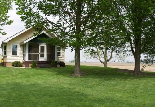 210 3rd St, Malden, IL 61337-9405