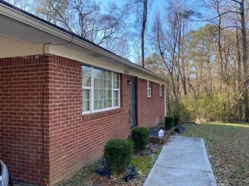 3065 Browns Mill Rd, Atlanta, GA 30354-2424