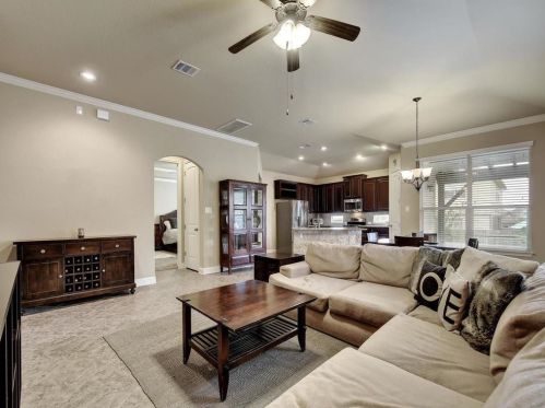 10817 Desert Willow Loop, Austin TX  78748-4027 exterior
