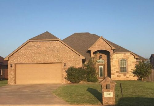 1402 Limestone Way, Elgin, OK 73538-1401