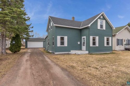 633 Laurel St, Scanlon, MN 55720-1445