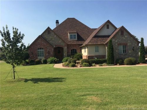 130 Williamsburg, Catoosa, OK 74015-2088