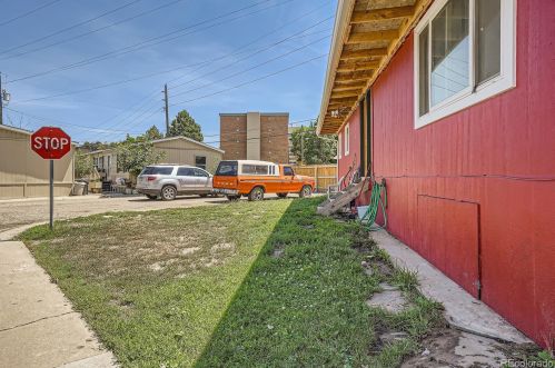 5250 53 Ave, Arvada CO  80002-4015 exterior