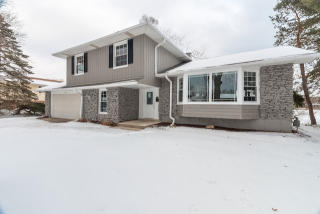 1433 Morse St, Wheaton, IL 60187-3434