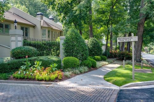 1239 Brookhaven Park Pl, Atlanta GA  30319-4570 exterior