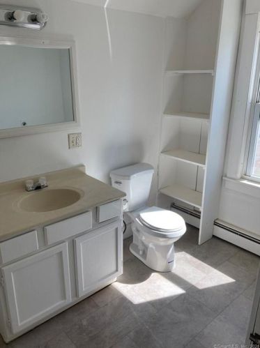 4 Pleasant St, Killingly CT  06241-1605 exterior