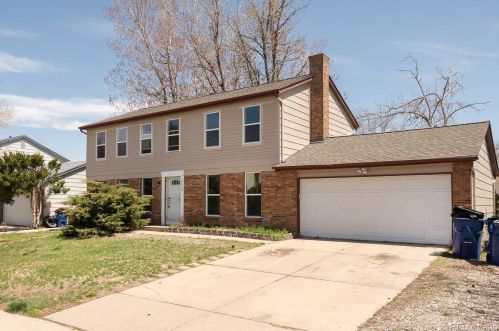 2418 Dawson Way, Aurora CO  80014-2412 exterior