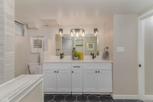 4616 Pearl St, Englewood CO  80113-5835 exterior