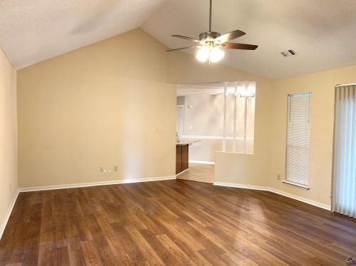105 Hiley Ct, Bonaire GA  31005-3924 exterior