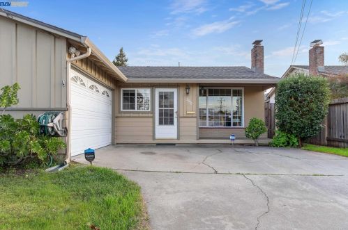 2330 Bennington Ln, Hayward, CA 94545-3010
