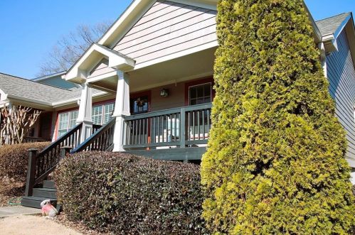 772 Frasier Cir, Marietta, GA 30060-2316