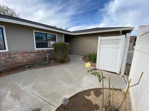 1009 Shadow Ridge Dr, Modesto, CA 95351-4961