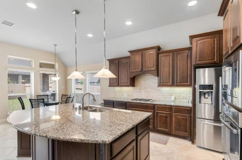 6226 Milam Branch Ln, Richmond TX 77471-6654 exterior