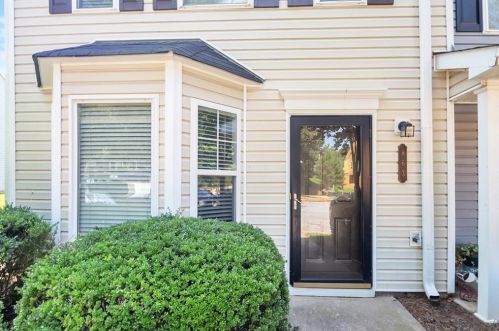 863 Crestwell Cir, Atlanta, GA 30331-8625