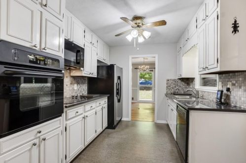 2697 Fleur De Lis Pl, Atlanta GA  30360-1409 exterior