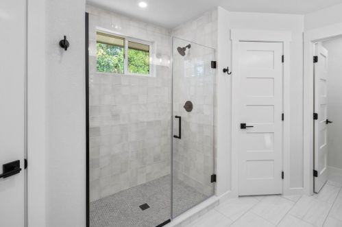 6517 Fair Vly Trl, Austin TX  78749-1250 exterior