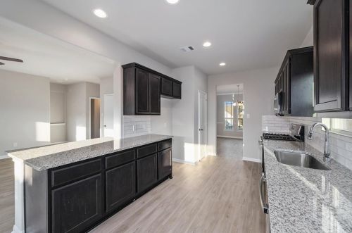 1733 Cindy Ln, Conroe TX  77304-3159 exterior