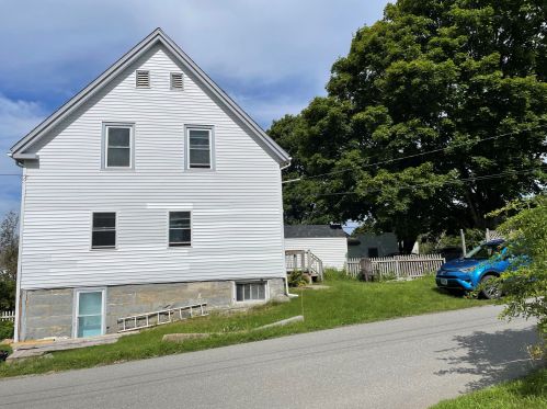 3 School St, Vinalhaven, ME 04863-4114