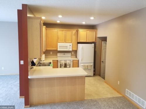 7526 Southridge Ln, Prior Lake, MN 55378-2558