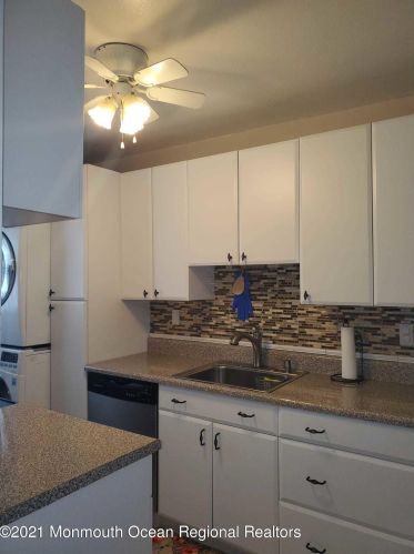 56 White St, Tinton Falls, NJ 07724-4808