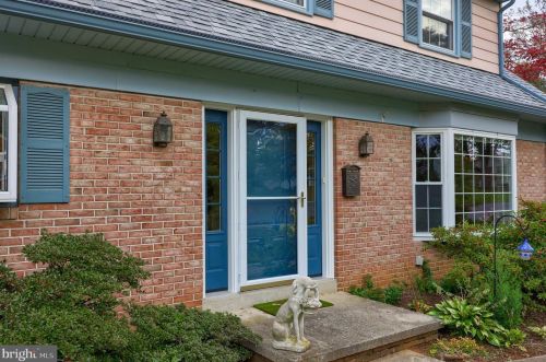 1521 Fellowship Dr, Lancaster, PA 17601-4455
