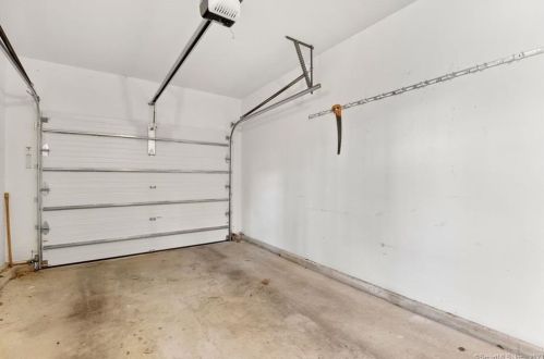 7 Thistledown Ln, Niantic CT  06357-1240 exterior