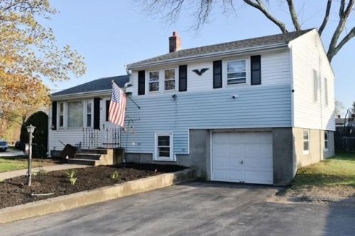 16 Way Ave, Warwick, RI 02888-4024