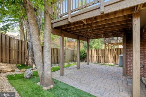 7218 Gentian Ct, Springfield VA  22152-3847 exterior