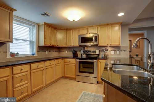 241 Cherry St, Lancaster PA  17602-2725 exterior