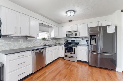 4052 Harris Ln, Springfield OH  45503-6458 exterior
