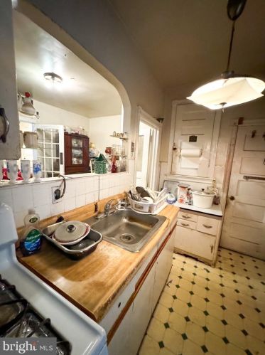 142 53 St, Philadelphia PA 19139-1404 exterior