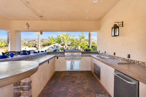 7756 Kingdom Dr, Riverside CA  92506 exterior