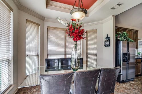 2300 Manchester Ct, Carrollton TX exterior