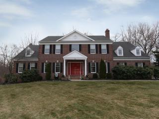 33 Ammerman Way, Chester, NJ 07930-2216