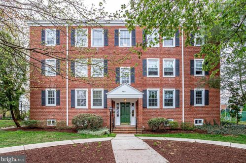 2854 Abingdon St, Arlington, VA 22206-1326