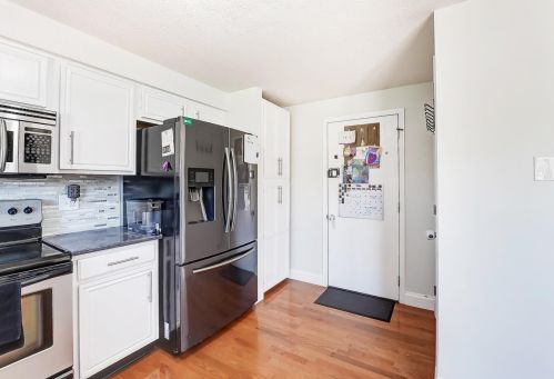 4052 Harris Ln, Springfield OH  45503-6458 exterior
