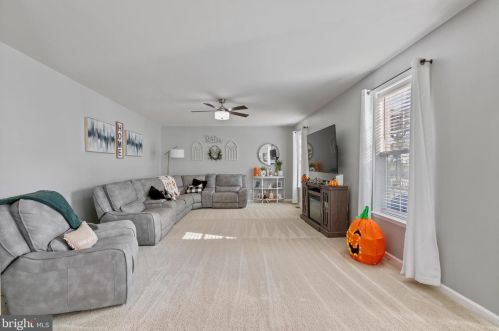 402 Chickamauga Dr, Harpers Ferry WV  25425 exterior