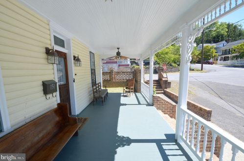 151 Fairfax St, Berkeley Springs WV  25411-3237 exterior