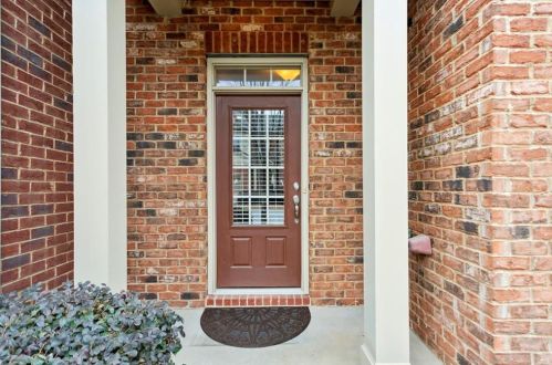 5568 High Point Rd, Atlanta GA  30342-5039 exterior