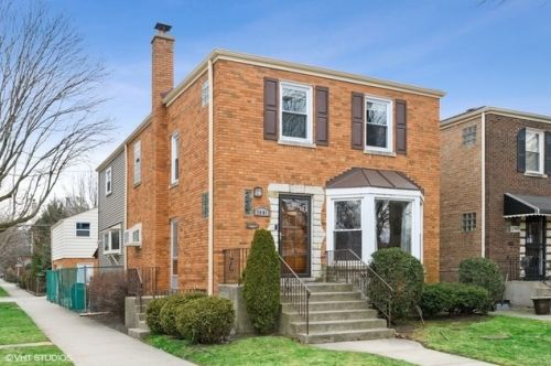 2901 Jerome St, Chicago, IL 60645-1232