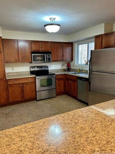 440 Elm St, Upper Stepney CT  06468-2202 exterior