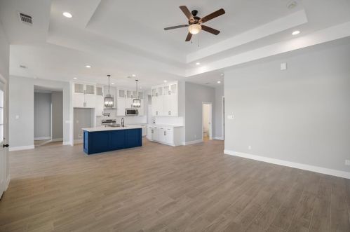 620 Longhorn Trl, Angleton TX 77515-9623 exterior